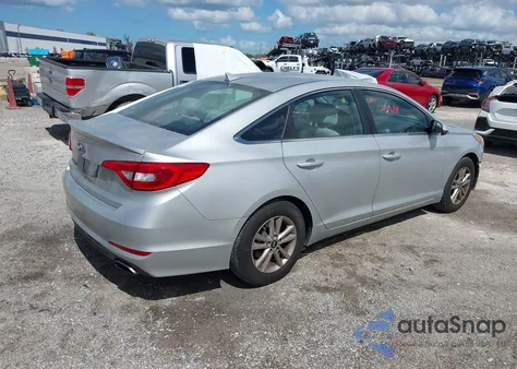 2017 Hyundai Sonata z USA, uszkodzony, nr VIN 5NPE24AF1HH563955